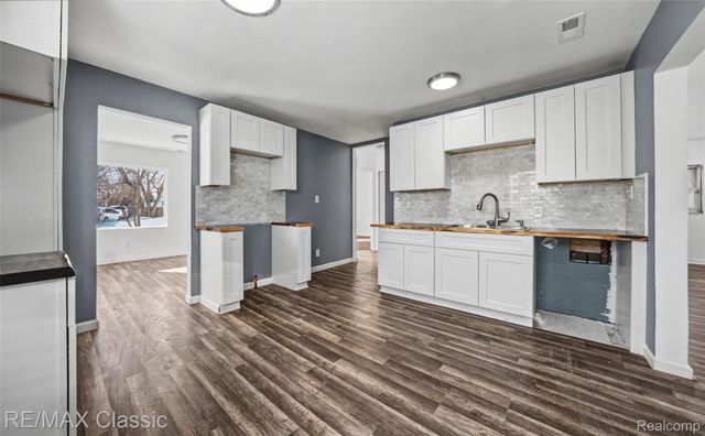 13849 Leonard Avenue, Warren, MI 48089