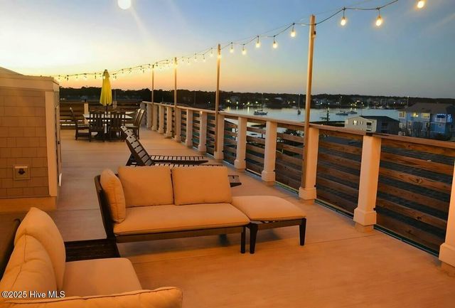 1007 N Carolina Beach Avenue N Unit 2, Carolina Beach, NC 28428