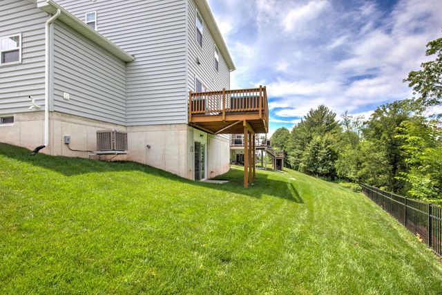 2224 BRIDGEPORT AVE, Pennsburg, PA 18073