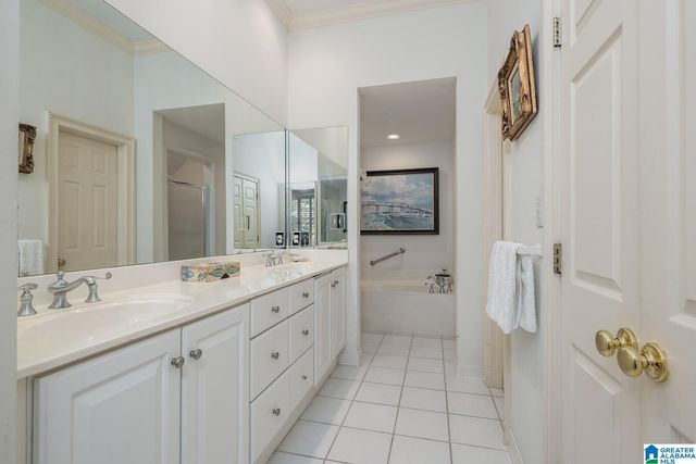111 Mountain Brook Park Drive Unit C-14, Mountain Brook, AL 35213
