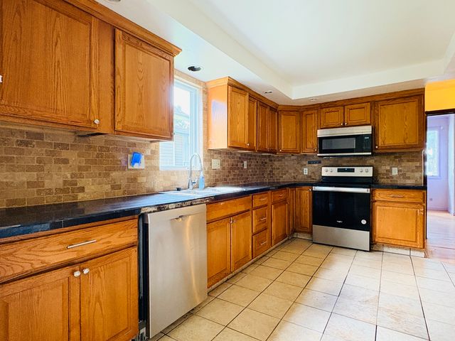 1712 Carney Avenue, Rockford, IL 61103