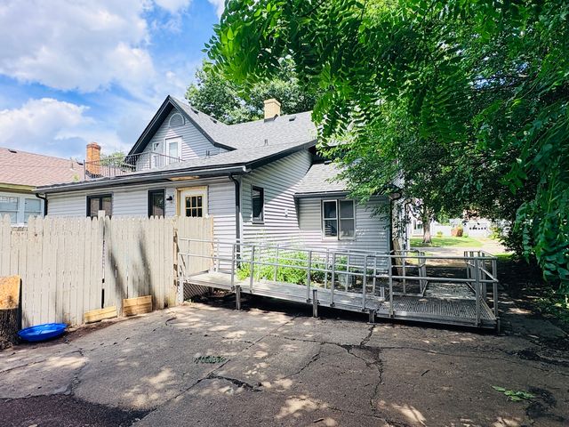 1712 Carney Avenue, Rockford, IL 61103