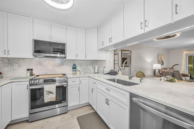 1673 SEASCAPE CIRCLE 102, Tarpon Springs, FL 34689