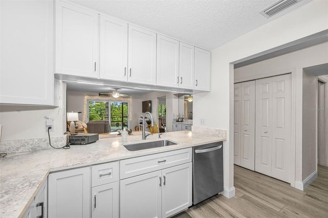 1673 SEASCAPE CIRCLE 102, Tarpon Springs, FL 34689