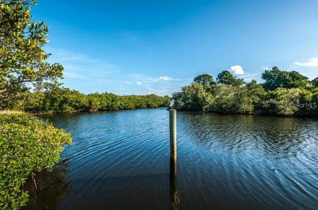 1673 SEASCAPE CIRCLE 102, Tarpon Springs, FL 34689