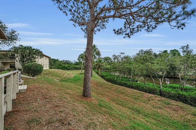 1673 SEASCAPE CIRCLE 102, Tarpon Springs, FL 34689