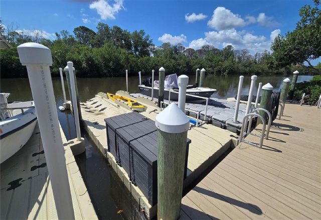 1673 SEASCAPE CIRCLE 102, Tarpon Springs, FL 34689