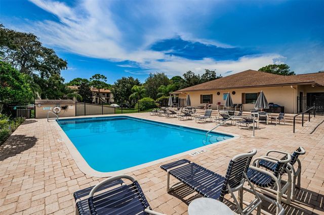 1673 SEASCAPE CIRCLE 102, Tarpon Springs, FL 34689