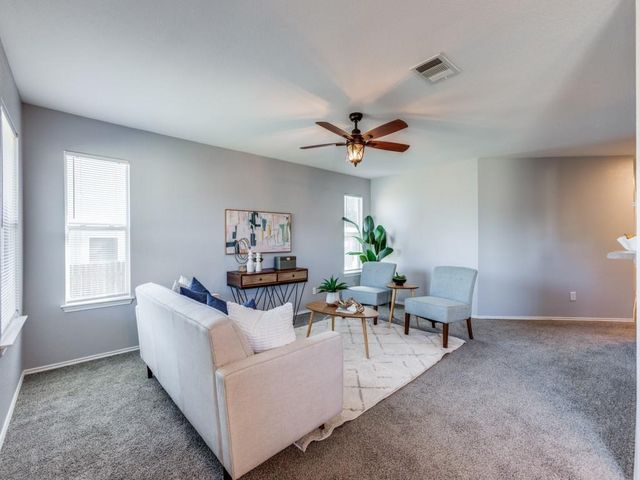 108 Killian LOOP, Hutto, TX 78634