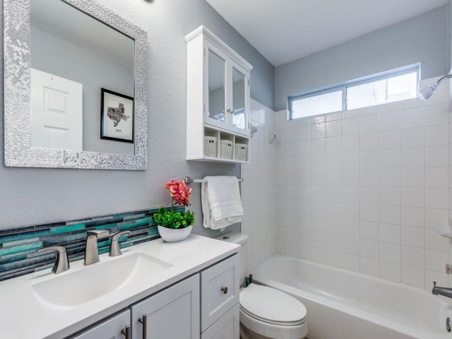 108 Killian LOOP, Hutto, TX 78634