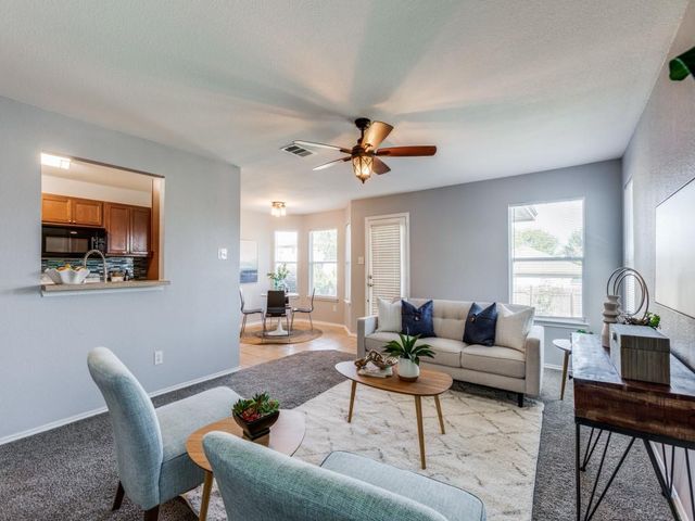 108 Killian LOOP, Hutto, TX 78634