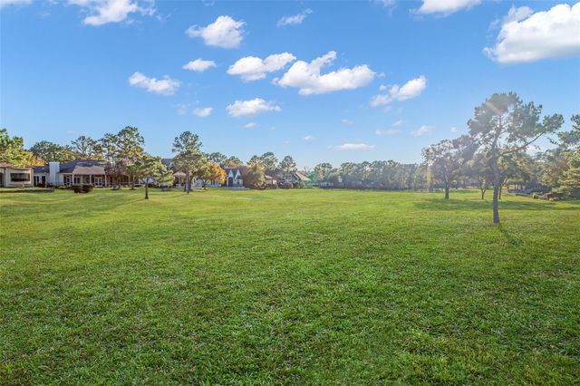 35 W Pines Drive, Montgomery, TX 77356