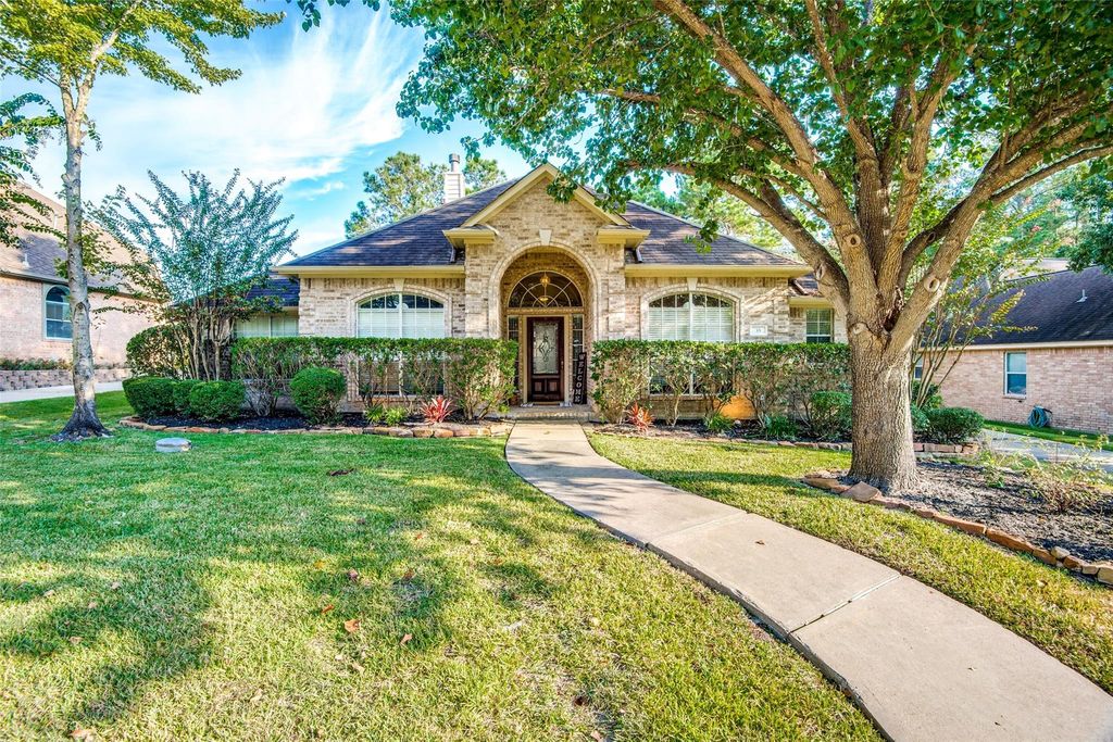 35 W Pines Drive, Montgomery, TX 77356