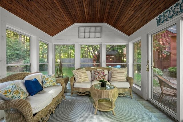 225 E Temple St, Boylston, MA 01505