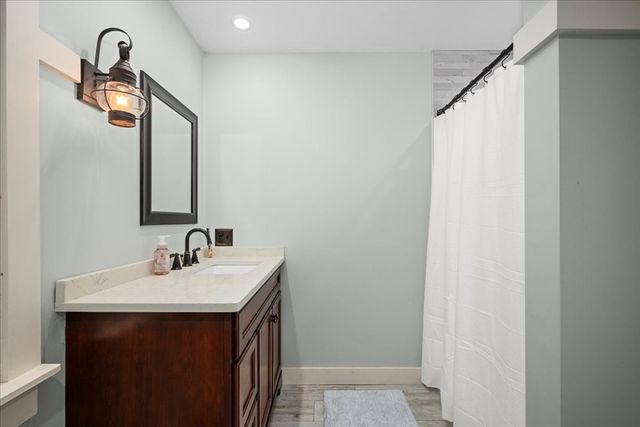 225 E Temple St, Boylston, MA 01505