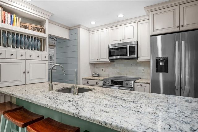 225 E Temple St, Boylston, MA 01505