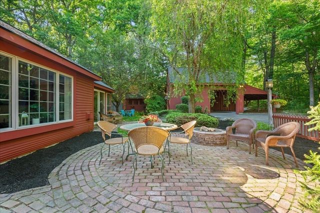 225 E Temple St, Boylston, MA 01505