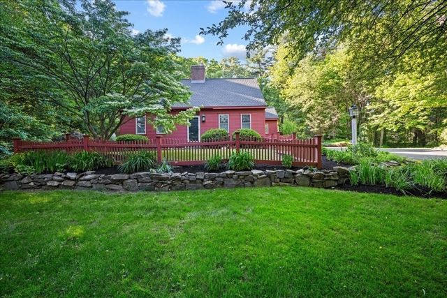 225 E Temple St, Boylston, MA 01505