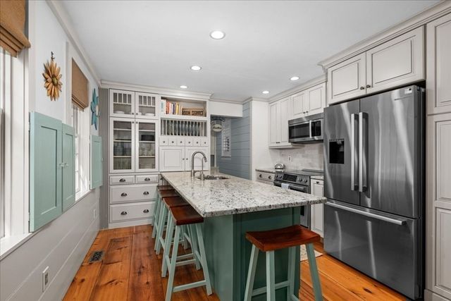 225 E Temple St, Boylston, MA 01505