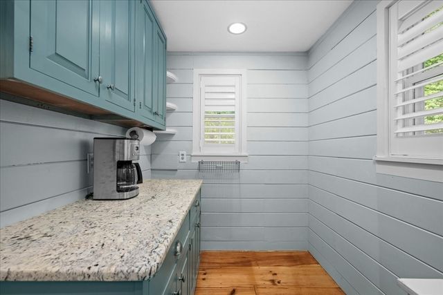 225 E Temple St, Boylston, MA 01505