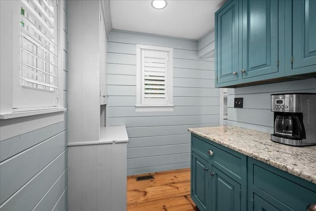 225 E Temple St, Boylston, MA 01505