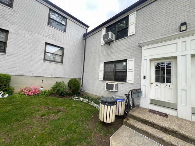 6874 136th St A, Flushing, NY 11367