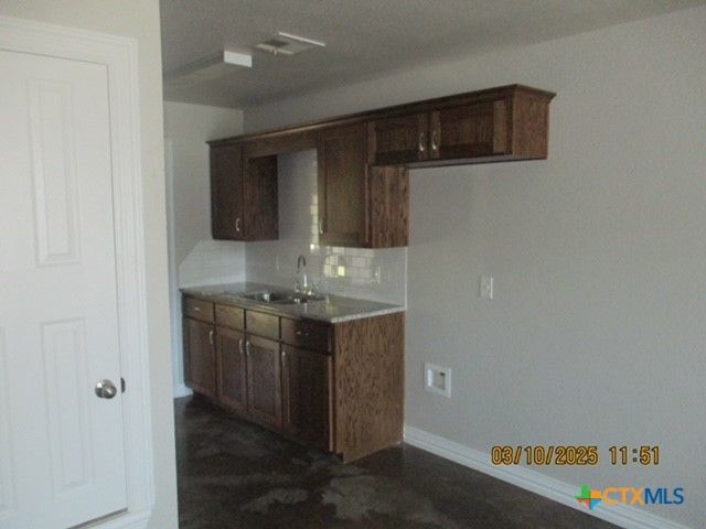 906 S 18th Street, Temple, TX 76501