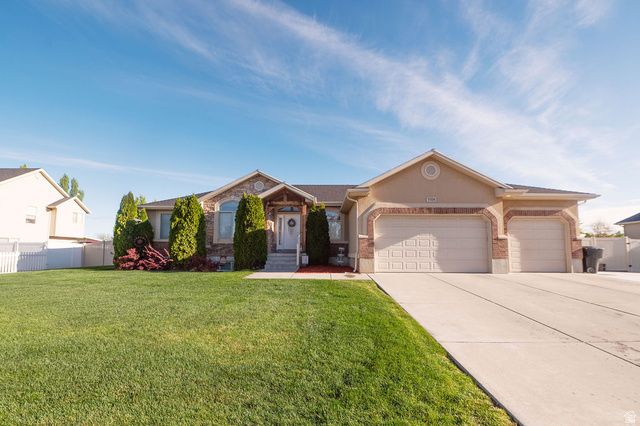 3328 W 1500 N, Clinton, UT 84015