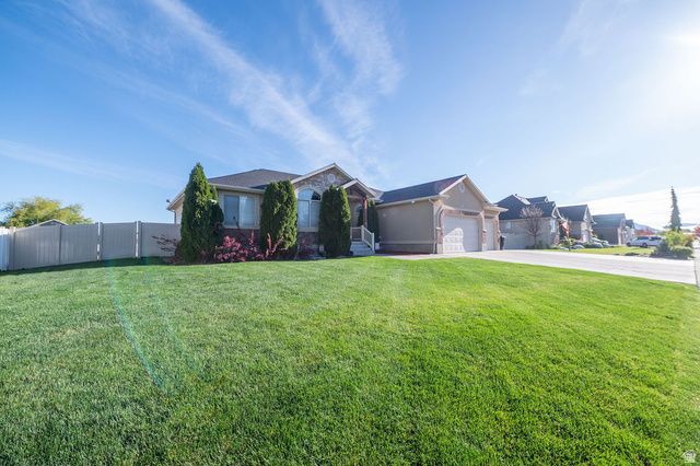 3328 W 1500 N, Clinton, UT 84015