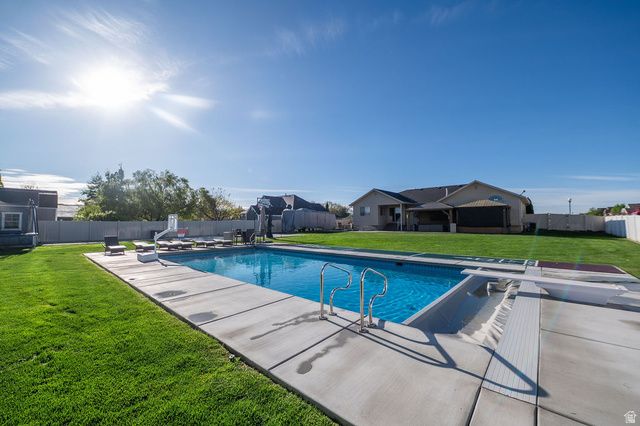 3328 W 1500 N, Clinton, UT 84015