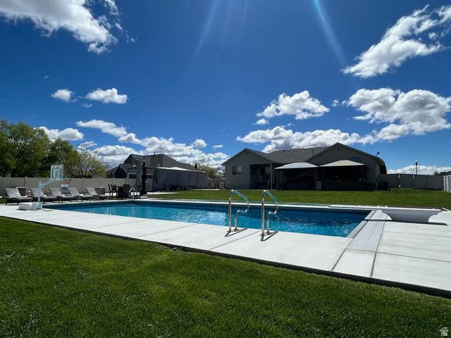 3328 W 1500 N, Clinton, UT 84015