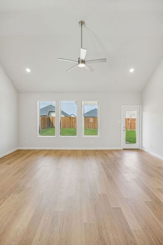 337 Yellowstar Lane, Lavon, TX 75166