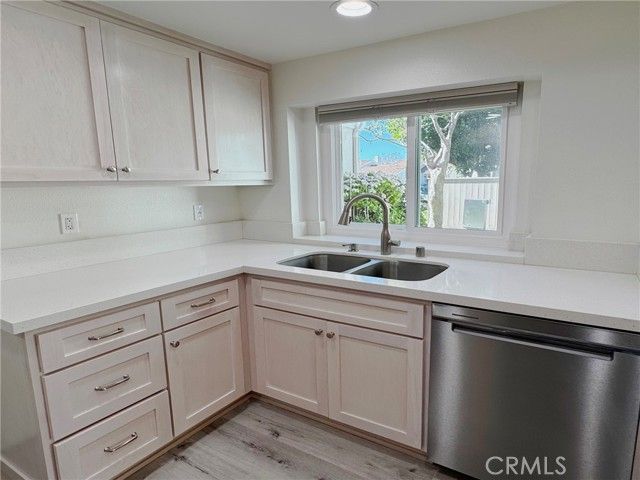 29 Acorn, Irvine, CA 92604