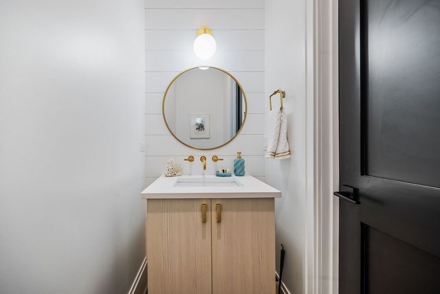 1107 W Chestnut Street 1W, Chicago, IL 60642