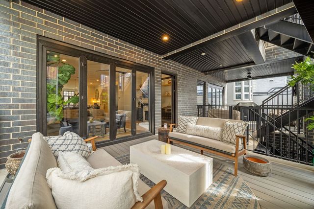 1107 W Chestnut Street 1W, Chicago, IL 60642