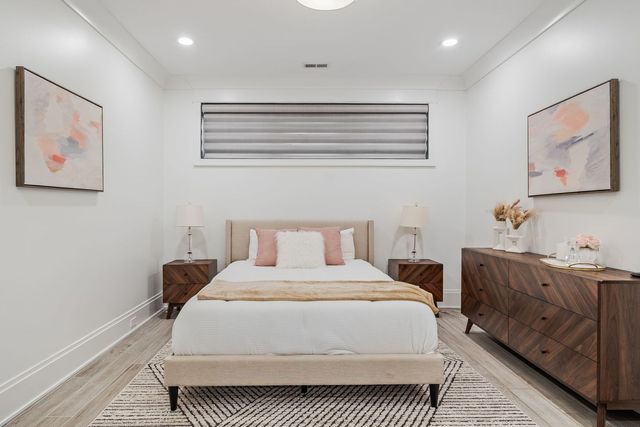 1107 W Chestnut Street 1W, Chicago, IL 60642