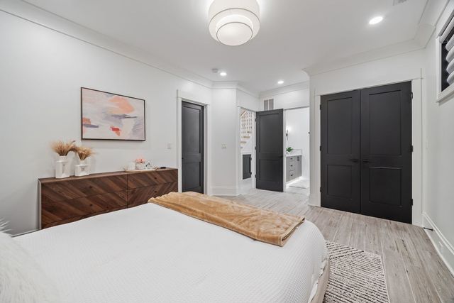 1107 W Chestnut Street 1W, Chicago, IL 60642