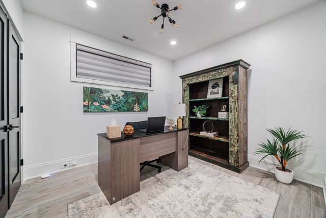 1107 W Chestnut Street 1W, Chicago, IL 60642