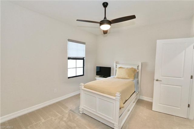 7352 Rockefeller DR, Naples, FL 34119