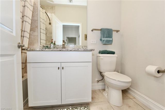 7352 Rockefeller DR, Naples, FL 34119