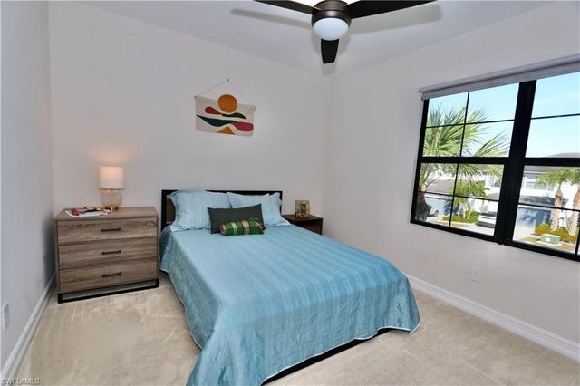 7352 Rockefeller DR, Naples, FL 34119