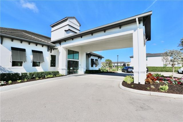 7352 Rockefeller DR, Naples, FL 34119