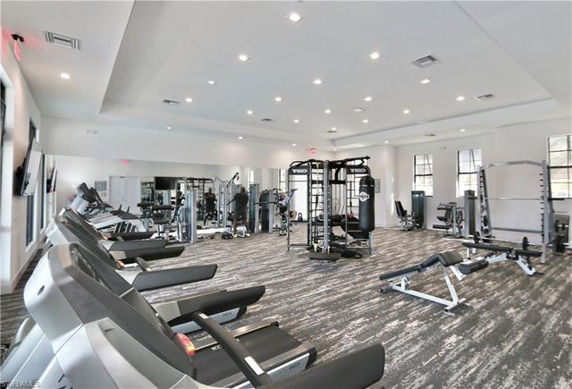 7352 Rockefeller DR, Naples, FL 34119