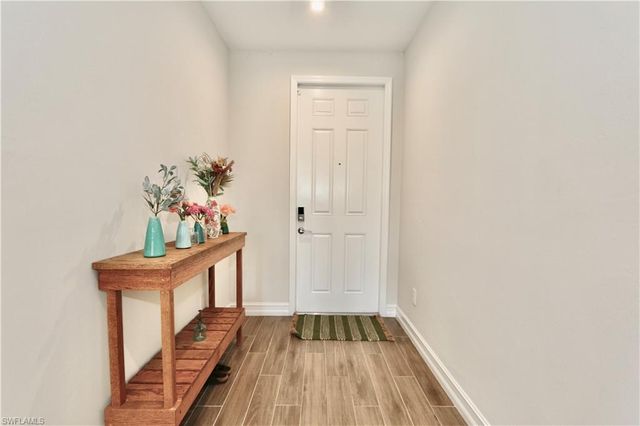 7352 Rockefeller DR, Naples, FL 34119