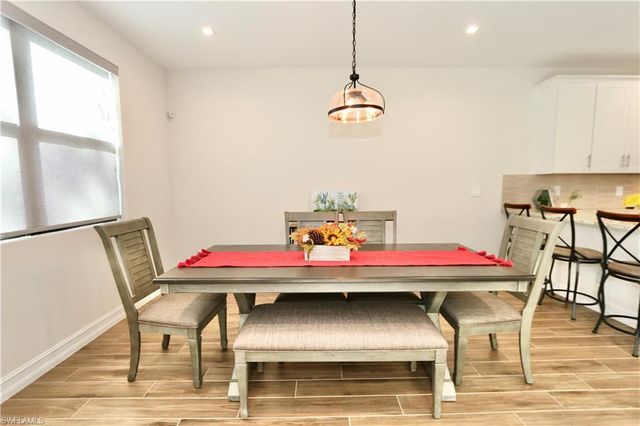 7352 Rockefeller DR, Naples, FL 34119