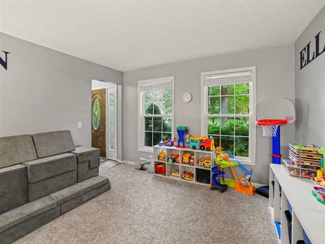 1917 Dykstra Road, Muskegon, MI 49445