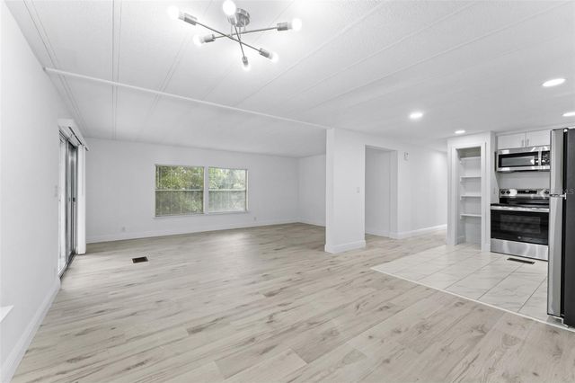 130 FLORENCE BOULEVARD, Debary, FL 32713