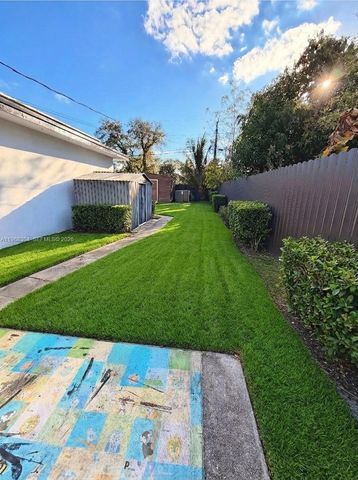 36 Miami Gardens Rd, West Park, FL 33023