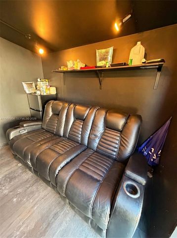 36 Miami Gardens Rd, West Park, FL 33023