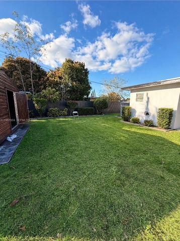 36 Miami Gardens Rd, West Park, FL 33023